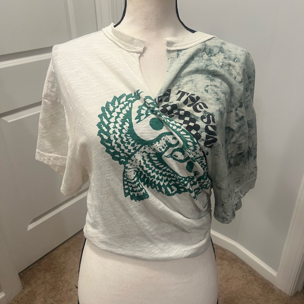 Pilcro Anthropologie Graphic Split Neck Tee XS nwot